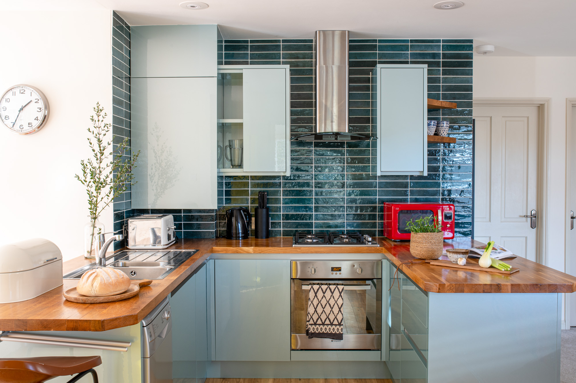 U shaped kitchen