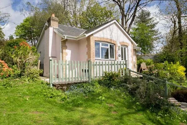 Front view of Rose cottage at Bosinver